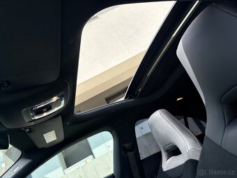 Mercedes Benz CLA - 11