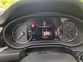 Opel Insignia Combi 1,6 CDTI (130k) - TOP stav - Servis - 11