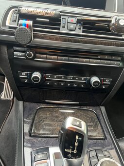 BMW 740d x drive f01 225kw - 11
