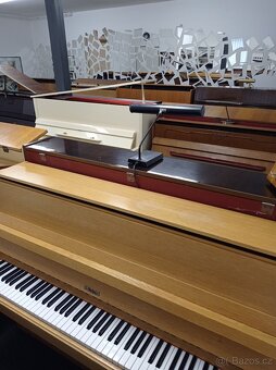 Piano, pianino, klavír Petrof - 11