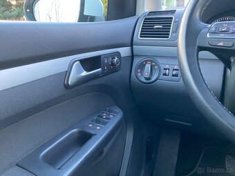 Volkswagen Touran 1.4TSi 103kw DSG 7míst 47tkm - 11