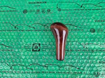 dobová hlavice řadící páky dřevěná Škoda Felicia - 11