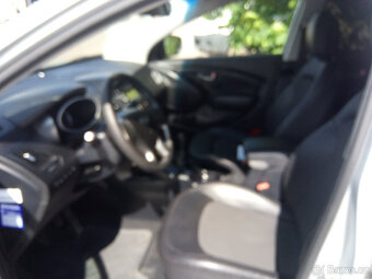 IX 35 2,0 i 122 kW, najeto jen 94.000 km - 11