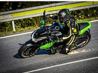 Kawasaki Z1000 2011 - 11