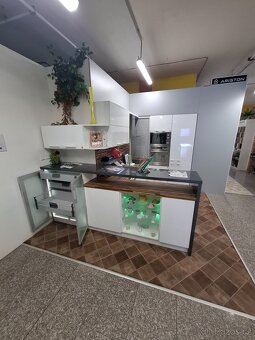 Bílá lesk MDF fólie - 11