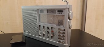 retro radio Grundig Yacht Boy 700 - 11