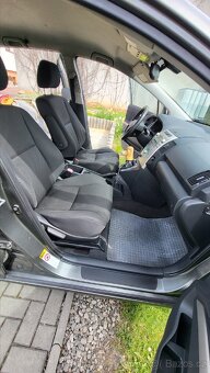 Toyota Corolla Verso 2.0 D4D 85 kW r.v. 2004 nová STK. - 11
