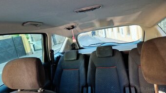 Ford S-Max - 11