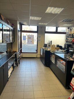 Obchodní a kancelářské prostory na náměstí v Bruntále - 11