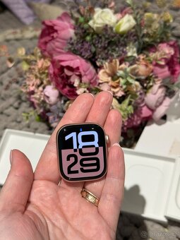 Apple Watch 10, 42mm rose - 11