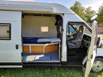 Obytný Ford Transit 2.2TDCi 2010 Markyza,spaní,Kuchyn - 11