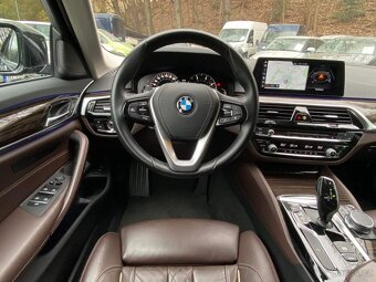 BMW 520d xDrive Touring LuxuryLine 2018 122tkm 4x4 klima ČR - 11