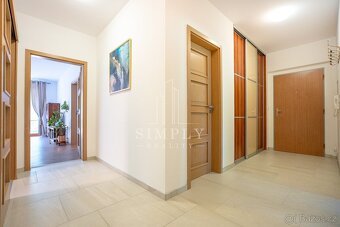 Prodej  bytu 4+kk 105m2, terasa 38 m2, zahrada 70 m2, Maleši - 11