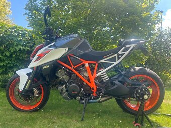KTM Superduke 1290 R TOP STAV - 11