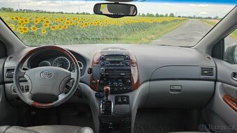 Toyota Sienna LXE AWD 184kw MPV - 11