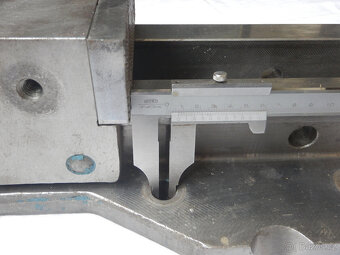 PRODÁM: Velký přesný strojní svěrák - hydraulický - 11