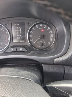 Škoda roomster scout 1.2 tsi - 11