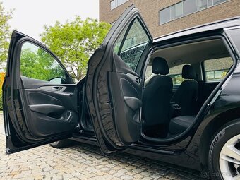 Opel Insignia 2.0 CDTI 125KW MANUÁL LED LUX NAVI SERVISKA - 11