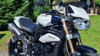 Triumph Speed Triple 1050 - 11