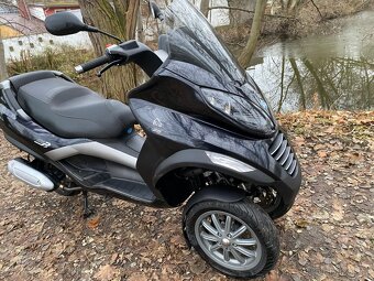 Piaggio MP3 - 11
