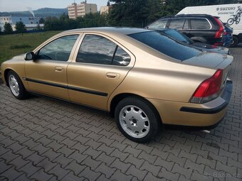 PRODÁM VOLVO S60 SEDAN 2.4i 103kW MANUÁL - 11