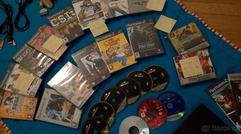 PlayStation 2 slim + příslušenství + hry - 11