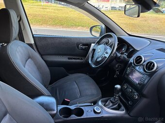 Nissan Qashqai,  2,0i 104kW 4x4 panorama - 11