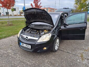 Opel zafira 1.6i turbo 110kw r.2010 stk 2026/10 - 11