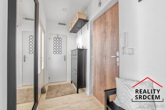 Pronájem moderního zařízeného bytu 1+1 s komorou, 39m2, ul.  - 11