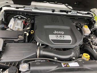 Jeep wrangler 3.6 SAHARA 209kw první majitel - 11