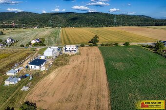 Veverská Bítýška - pozemek 2.097 m2 - pozemek - 11