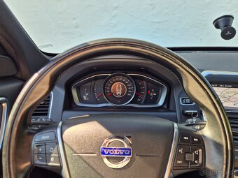 VOLVO XC60 2.4 D4 158kW Momentum AWD 4x4 ČR Servis historie - 11
