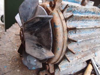 Prodám elektromotor MEZ 5,5kw 960 ot. 380V - 11