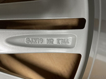 R.V 2025 NOVÁ ORIGINÁL LETNÍ SADA ŠKODA SUPERB 3,4 235/40/19 - 11