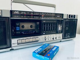 Radiomagnetofon JVC PC 30, rok 1985 - 11