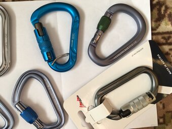 Karabíny karabínky 3 x triple-lock, 2 x screw-lock, nové - 11