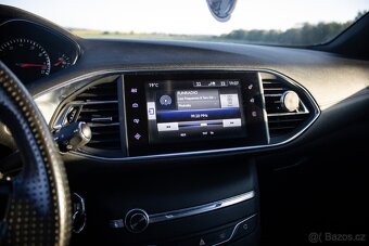 Peugeot 308 1.2 PureTech blue - 11