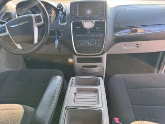 Chrysler Town Country 3,6 DVD, RT 2012 - 11