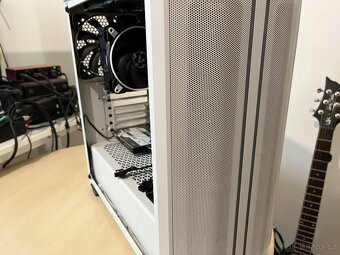Intel 11700K/32GB ram/MSI tomahawk/Bequiet 500DX/550W - 11