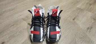 Ruzne druhy bot,tenisek Nike,Blauer,Reebok atd. - 11