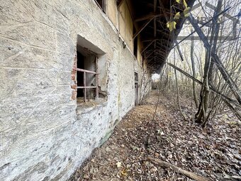 Stavební pozemek  10472 m² se zemědělskými budovami, Stráž - - 11