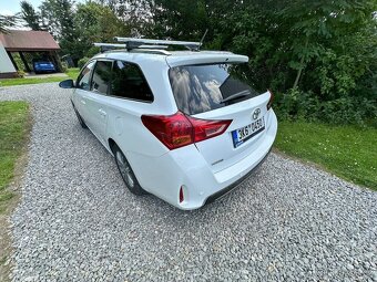 Toyota Auris COMBI- rv2013- 1.6 97kw- 112000km - 11