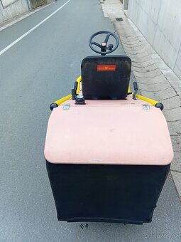 Prodám zahradní traktor Outils-wolf  A80B Hydro - 11