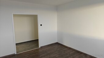 Pronajmeme byt 4+1 +lodžie. - 11