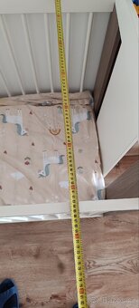 Postýlka + přebalovák s úložným prostorem - 11