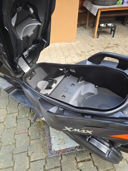 YAMAHA X - MAX 125 - 11