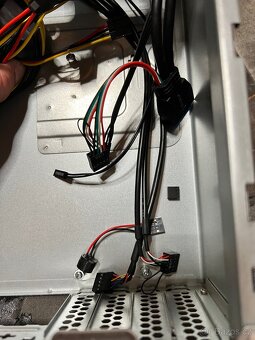 Case a TFX zdroj 350W 82+ až 400W - 11