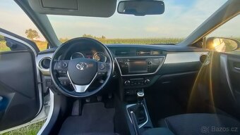 Toyota Auris 2013, 1.6 97kw benzín - 11