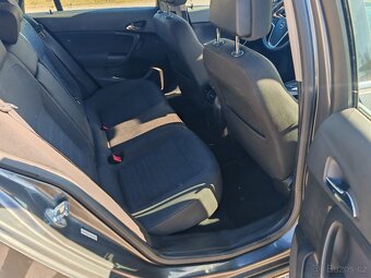 Opel Insignia - 11