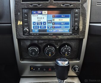 JEEP CHEROKEE 2.8 CRD 147KW 1MAJITEL ROK 2011 LIMITED VÝHŘEV - 11
